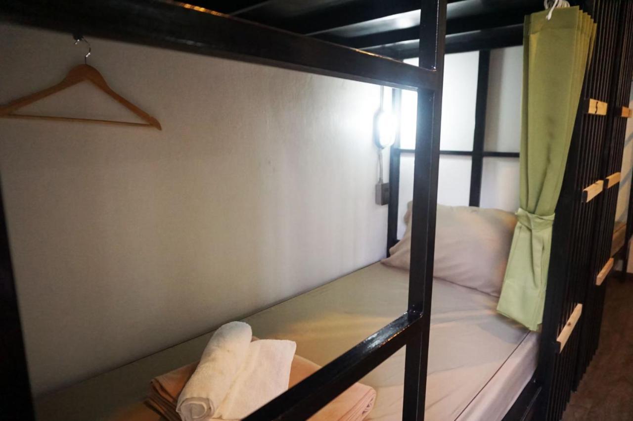 Feel Good Bangkok Hostel Exterior foto