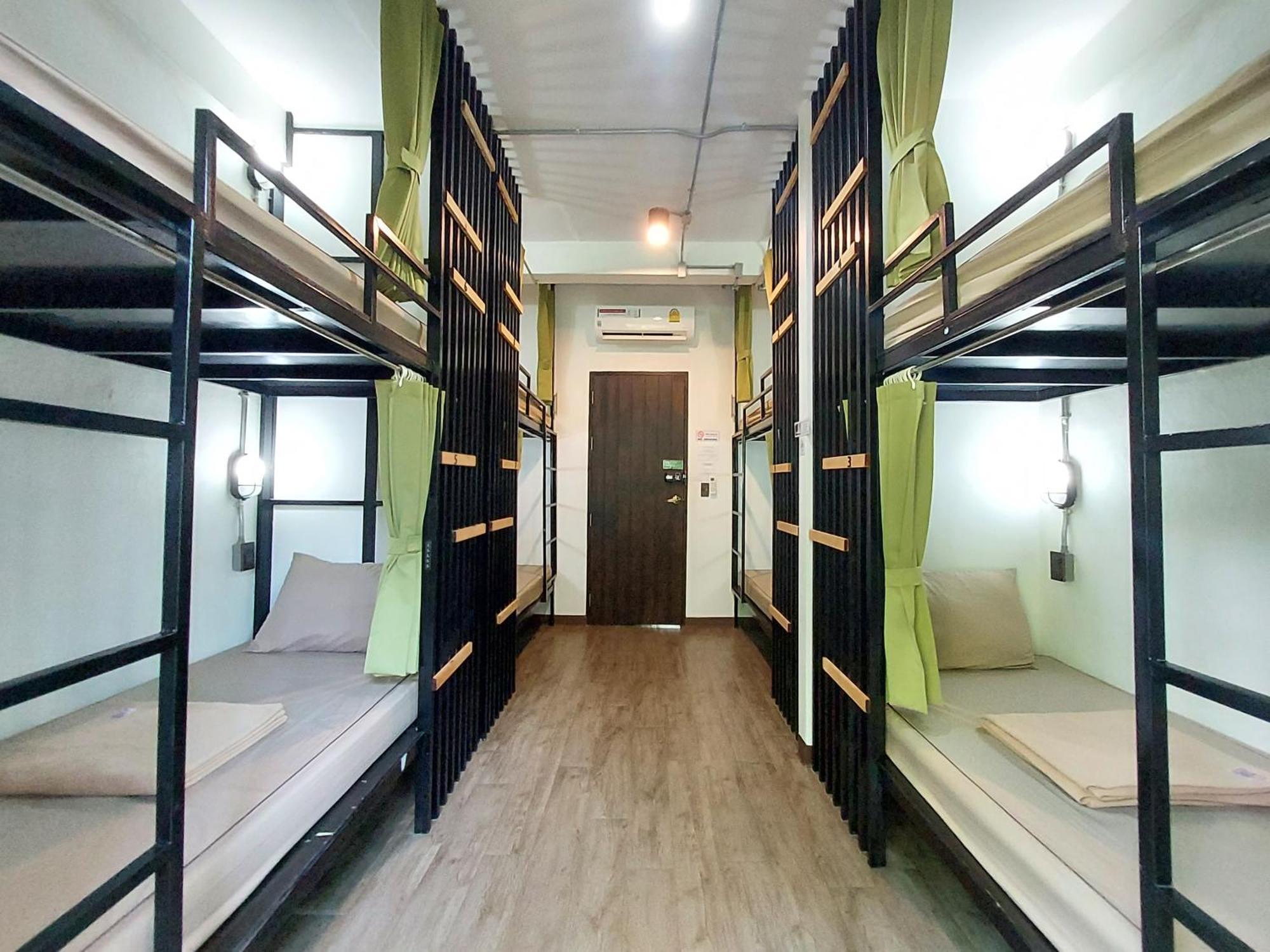 Feel Good Bangkok Hostel Exterior foto